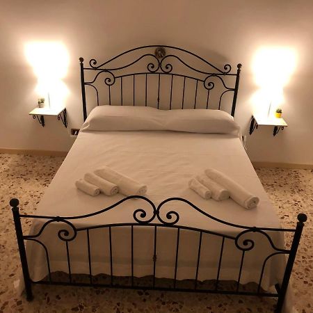 La Casa Di Vincenzo Apartment Syracuse Bagian luar foto